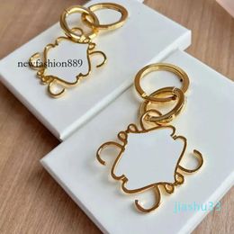 Fashion Designer Car Keychains Mens Key Chain Lover Couple Bags Pendants Metal Keyrings Gold Keys