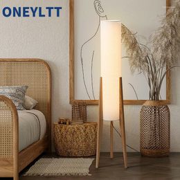 Floor Lamps Nordic Solid Wood Lamp Fabric Art Simple Modern Bedroom Living Room Decor Reading Stereoscopic