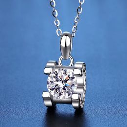 Pendant Necklaces Classic 1ct Bull Head Moissanite Necklace Plated 18k White Gold 925 Sterling Silver Gemstone Clavicle Anniversary GiftPend