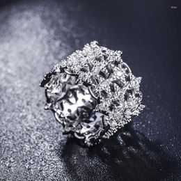 Cluster Rings 2023 Hollow Stars Wide Ring Crystal FromSwarovskis Woman European Style Creative Delicate Lace