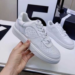 Designer running shoes 7a men women luxury fashion sneakers leather platform breathable versatile casual board shoe white