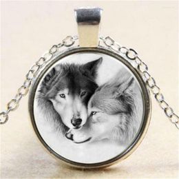 Pendant Necklaces Fashion Vintage Nordic Wolf Chain Animal Cool Sweater Holder Gift Glass Necklace Jewelry Unisex
