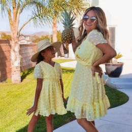 Family Matching Outfits Mom And Daughter Dress Family Outfits Short Sleeve White Lace Dress Mother And Daughter Clothes Mommy And Me Clothes 230421