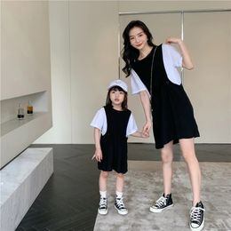 Family Matching Outfits Mom Daughter Summer Dress Baby Girls And Womens Matching Dresses Mommy And Me Same Clothes Parent-Child Clothing 230421