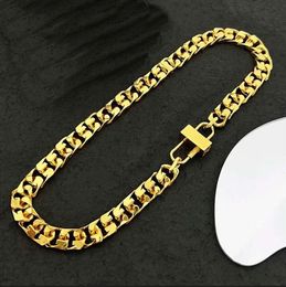 New designed Choker rivets Necklace Women chunky chain necklaces pearls Greca engraved spikes Medusa Portrait Punk Style Designer Jewelry GV1KL3