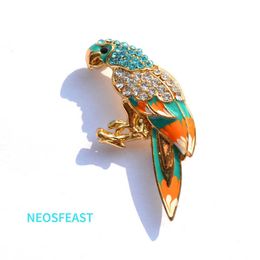 Pins Brooches Delicate Rhinestone Parrot Brooches For Women Enamelled Bird Pin Multi Colour Ladies Party Gifts Dress Accessories Fashion Jewellery Z0421