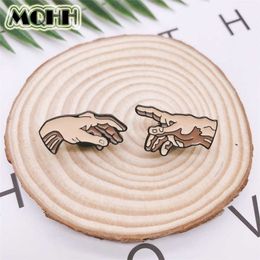 Pins Brooches Cartoon Fun Gesture Holding Hands Fun Enamel Brooch Pin Custom Alloy Badge Clothes Bags Accessories Jewellery Gifts For Couples Z0421