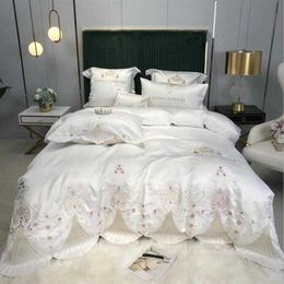 Bedding sets Luxury Europen Jacquard Bedding set 4pcs White Embroidery Bed cover Silky Satin Cotton Princess Quilt Duvet Cover Bedsheet pillowc212I