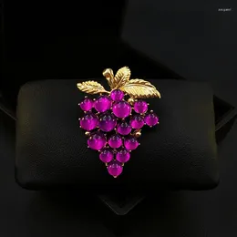 Brooches 1823 Exquisite High-End Chinese Style Grape Brooch Women Vintage Purple Fruit Corsage Coat Dress Neckline Pin Accessory Jewellery