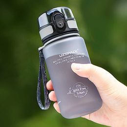 Mugs UZSPACE 350ML Kids Water bottle Tritan BPA Free Children Water Bottle Leakproof Ecofriendly No Smell Plastic Drinkware Z0420