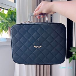 design bag temperament versatile fashion style large capacity makeup bag box very good