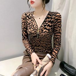 Women's T Shirts Leopard Print Women Tops Fashion V Neck Long Sleeve Casual Female T-shirts Elegant Slim Zipper Autumn Winter Clothing