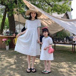 Family Matching Outfits Women's Girls Summer Dress Mom And Baby Equal Matching Clothes Parent Child Clothing Robe 230421