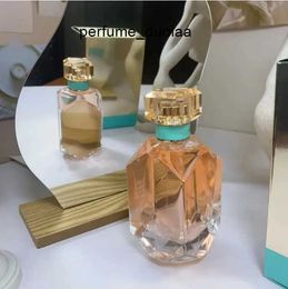 Luxury Digner Rose Gold Perfume for women diamond strong perfume lasting fragrance body spray high quality D8OT