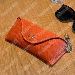 Fashion Designer Sunglasses Case Mens Luxury Sunglass Cases For Woman Genuine Leather Classic Letter Buckle Eyewear Storage Box Keychain