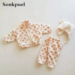 Pijamas outono inverno menino menina bebê gola floral camisas de lã definir crianças sólidas mais veludo grosso algodão quente tops calças 2pcs 231120