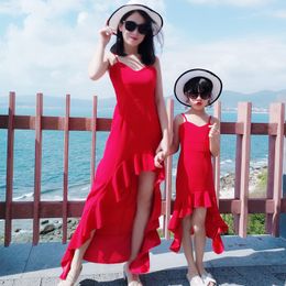 Family Matching Outfits Family Matching Outfits Beach Holiday Dress Summer Mother Daughter Fishtail Dresses Fashion Mom Daughter Party Camisole Dress 230421