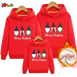 Family Matching Outfits Christmas Family Hoodie Warm Winter Children Clothing Pullover Plus Velvet Sweater Adult Kids Clothes Matching Couple Outfits 231120