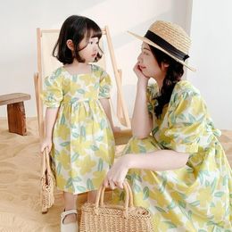 Family Matching Outfits Mother and Daughter Floral Dresses Summer Short Sleeve Flower Dress Women Girls Family Matching Outfits Family Clothes 230421