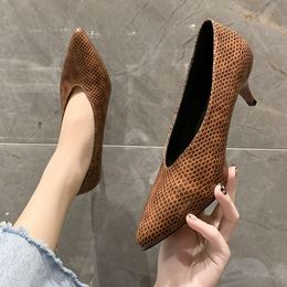 Dress Shoes Rimocy Brown Vintage Pointed Toe Thin Heel Pumps Women Plus Size V-shape Thick High Heels Shoes Woman Light Slip on Party Shoes 230421