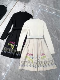 2024 Apricot/black Short Women Dress Designer Long Sleeves Print Dressses Womens with Belt 112108