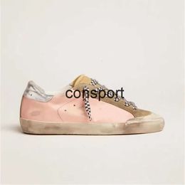 Top quality Designer Women Sneakers Dress Shoes Super Star Shoes Brand Goldenlies Sequin Classic White Do-old Dirty Canvas shoes Man Casual Shoe