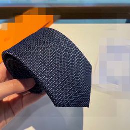AA Новые мужчины связывают модную шелковую галстук 100% дизайнерский галстук Жаккард Классическая тканая ручная работа для свадебных и деловых галстуков с оригинальной коробкой