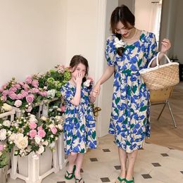 Family Matching Outfits Family Matching Outfits Mother Kids Girls Summer Korean Cotton Printed Dress Mommy and Daughter Matching Clothes 230421