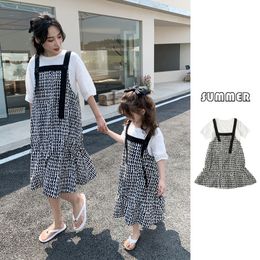 Family Matching Outfits Outfits Dress Loose Baby Daughter Mom Summer Dresses Womens Clothes Korean Dresses Girls Matching Two Parent-child Piece 230421