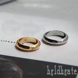 Designer de banda Ring Hiphop Noivado anéis de noivado versátil letra de homens