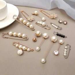 Pins Brooches Pearl Brooches Set Waist Buckle Cardigan Jeans Button Brooch Pins Women Sweater Coat Anti Fall Pearls Clothes Pin Decoration Z0421