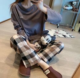 Women's Sleepwear Spring And Autumn Pajamas Two-piece Set Of Solid Color Milk Silk Long Sleeve Pants Loose Comfortable Home Wear Women