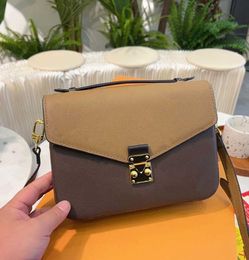 Evening Bags Brand Luxurys Men Messenger Bag Crossbody Women Cosmetic Totes Handbag Ladies Wallet Unisex Shoulder Bags Purses Gift Designer bags