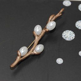 Pins Brooches Vintage Handmade Freshwater Pearl Plum Blossom Flower Branches Brooches Pins Elegant Bouquet Brooch For Wedding Bride Jewelry Z0421