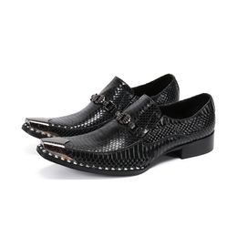 Spring 2020 Newly Men's Quality Patent Leather Decor Studded Wedding Shoes Black Genuine Leather Soft Man Dress Shoes Formal