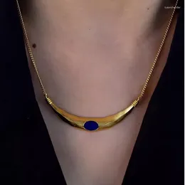 Pendant Necklaces Vintage Gold Colour Crescent Necklace For Women Elegant Geometric Blue Stone Inlay Simple Moon Choker Fashion Jewellery
