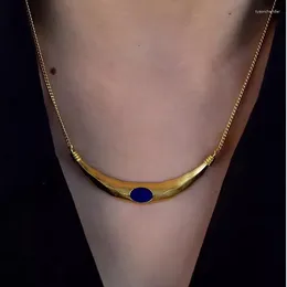 Pendant Necklaces Vintage Gold Color Crescent Necklace For Women Elegant Geometric Blue Stone Inlay Simple Moon Choker Fashion Jewelry