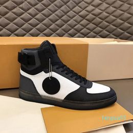 Men Sneaker Boot Black Silver Embossed Leather Basket Shoes Fashion Casual Mens Platform Trainers With Signature On The Tongue Rubber trend