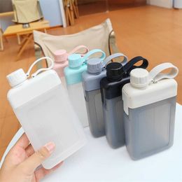 Mugs Clear Flat Water Bottle Portable Travel Mug Handbag Slim Cold Plastic Flask Portable Sports Cup Outdoor Leak Proof Drink Bottle Z0420