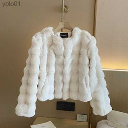 Women's Fur Faux Fur White Fur Coat for Women 2023 Autumn Winter Short Imitation Fur Plush Collarless Top Short Top Warm Luxury Cropped Fur JacketL231121