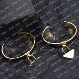 Bracelets Designer Bracelet Men Women Luxury Bangle Fashionable Woman Pulsera Brand Classic Bracelet Girls Gift Pulseira Triangle Ornaments