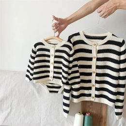 Family Matching Outfits Family Matching Tops Mother Daughter Cute Sweater Classic Stripe Mommy Son Sweater Outwear Knit Jacket Family Look 231122
