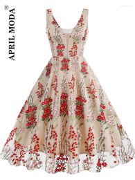 Casual Dresses V Neck Embroidery Flower Evening Short Prom Dress Elegant 50s Vintage A Line Swing Sleeveless Runway Midi Jurken