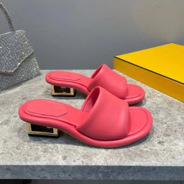 Pantofole comode Designer Donna Tacco basso 4CM Sandali alla moda in vera pelle Tacco a spillo Estate Open Toe Scarpe da spiaggia slip-on Scuffs
