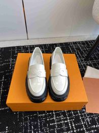 2023 Autumn/Winter New Cute Simple Retro Glossy Casual Thick Sole Shoes