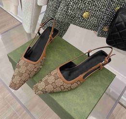 Sandals Designer Sling Back Summer Fashion Women Luxury Rhinestone Wedding Sandles Sliders High Heels Shoes With Box soft