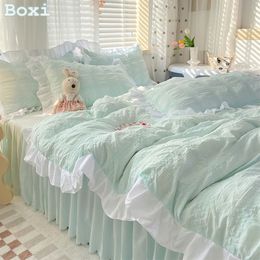 Bedding sets Korean Princess Seersucker Kawaii Ruffle Lace Bed Skirt Duvet Cover Solid Colour Queen Size Double Sheets Sets For Girls 230422