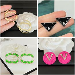 Designer Women Love Pearl Stud Earrings Designer Jewelry Brand Diamond Dangle Earrings Wedding Party Family Gifts Earrings Fashion 18K Plating Jewelry Wholesale