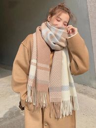 Berets WJ397G73 Design 2023 Women Scarf Autumn Winter Vintage Preppy Style Scarve Shawl Unisex Men