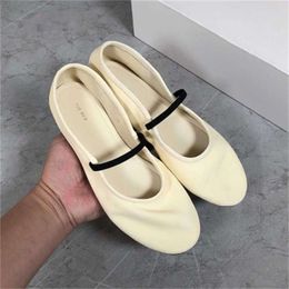 The Row Shoes Row Small Best-quality the Ballet Flat Shoes Comfortable Soft Leather Heel French Grandma Shoes Leather Shallow Mouth Womens Single Shoes M09g 2024